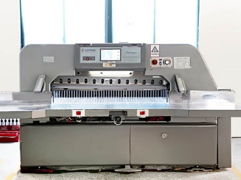 印刷設備展示-程控裁切機刀